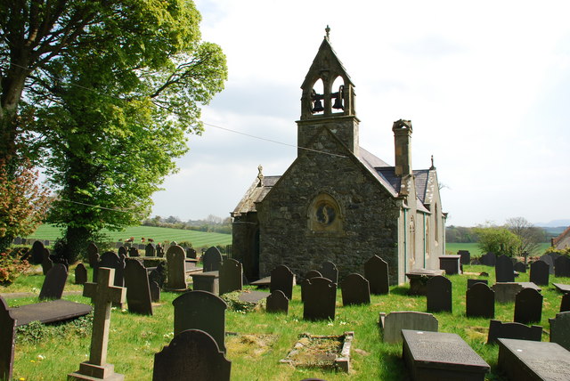 Eglwys Sadwrn Sant - St Sadwrn's Church Llansadwrn