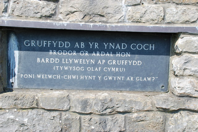 Cofeb Gruffydd ab yr Ynad Coch Memorial... © Alan Fryer cc-by-sa/2.0 ...