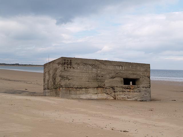 WW2 Pill box © Stephen McCulloch cc-by-sa/2.0 :: Geograph Britain and ...