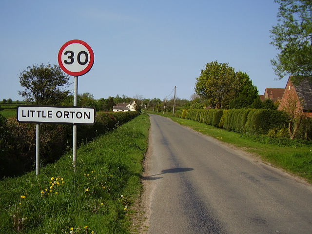 The road entering Little Orton