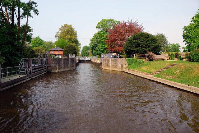 Cookham Lock, River Thames © Julian Dowse cc-by-sa/2.0 :: Geograph ...