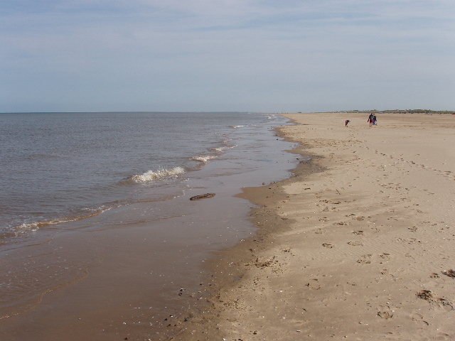 Ainsdale beach at high tide © David Hawgood cc-by-sa/2.0 :: Geograph ...