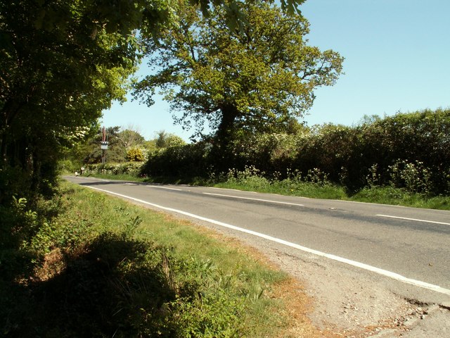 The B1352 At Wrabness © Robert Edwards :: Geograph Britain And Ireland