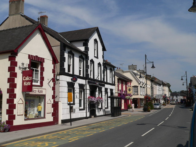 High Street, Lampeter © RHYS WILLIAMS cc-by-sa/2.0 :: Geograph Britain ...