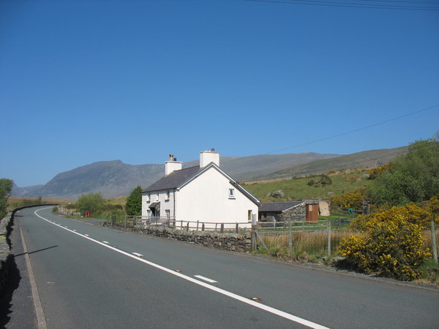 Splendid isolation - Dol-llech and the... © Eric Jones :: Geograph ...