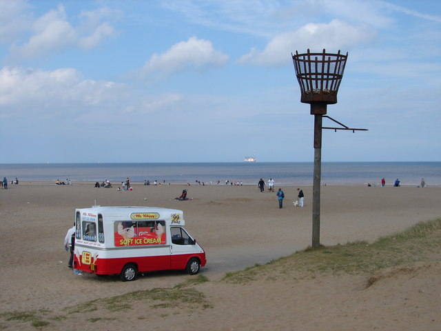 Skegness Beach, Beacon and Drilling Platform
