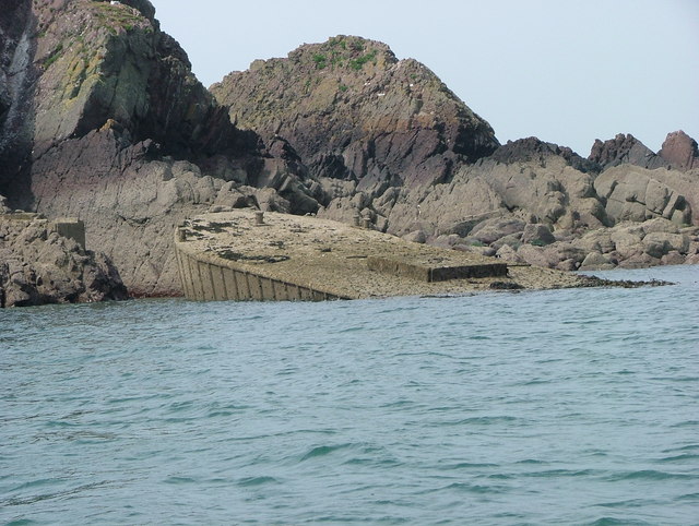 Sunken barge used as landing stage at... © Mike Graham :: Geograph ...