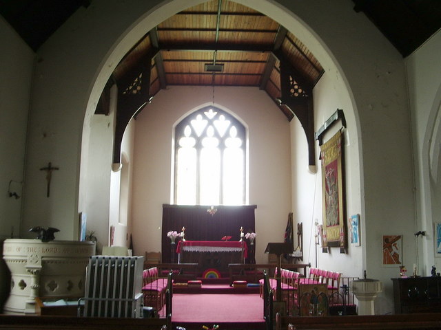 Interior of St Georges Church Heap... © Alexander P Kapp cc-by-sa/2.0 ...