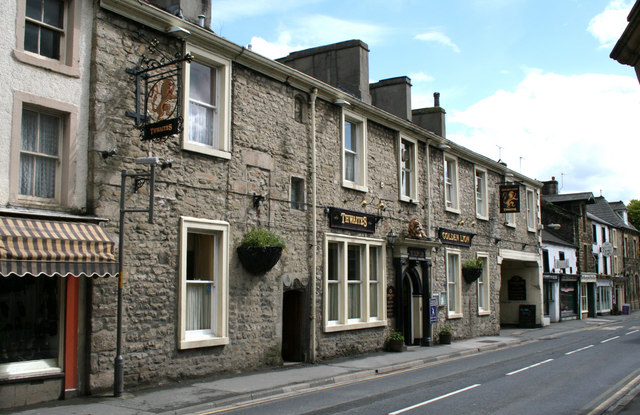 The Golden Lion, Settle, Yorkshire © Dr Neil Clifton :: Geograph