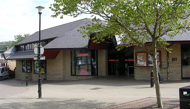 Shipley Library - Well Croft © Betty Longbottom cc-by-sa/2.0 ...