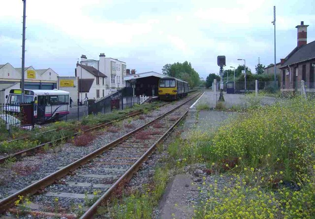 Avonmouth railway station © Roger Cornfoot :: Geograph Britain and Ireland