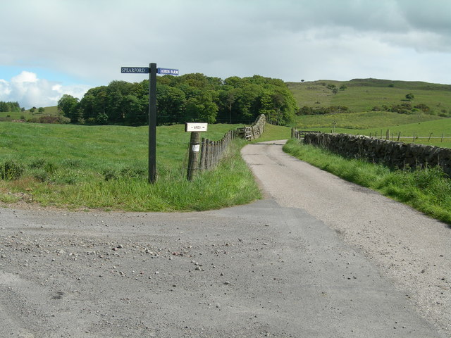 Minor road junction - Spearford & Airds Farm