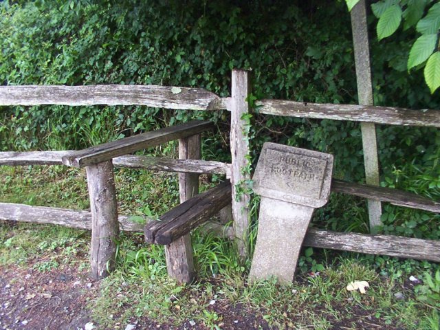Stile on the footpath into Jarvis's Wood