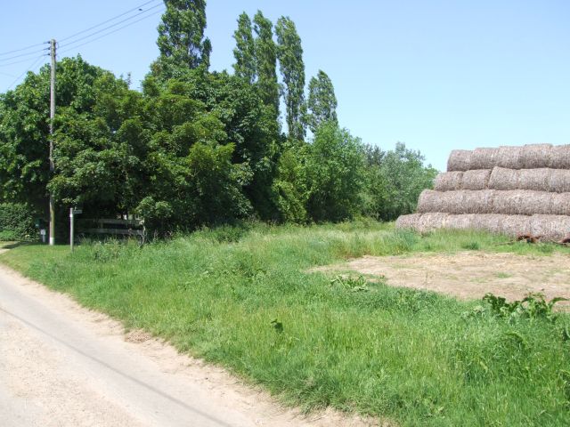 Straw Bales by the Footpath at Carr's Farm