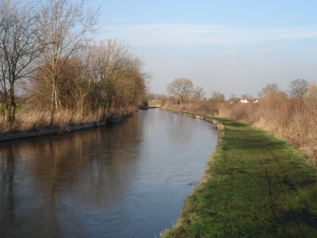 Worcester & Birmingham Canal © Trevor Rickard Cc-by-sa 2.0 :: Geograph 