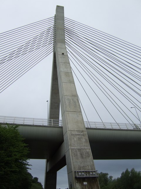 Boyne Bridge central pylon