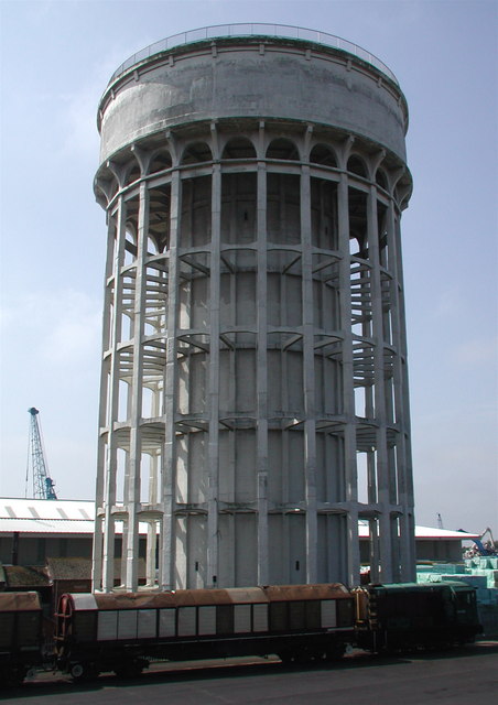 'Salt' Water Tower, Goole © Paul Glazzard :: Geograph Britain and Ireland