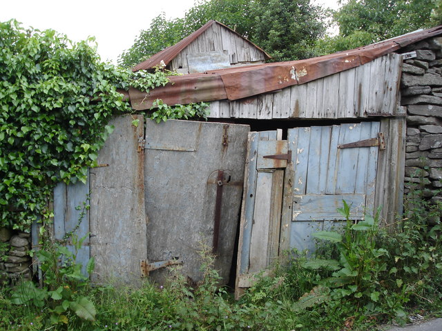 Wonderful old shed by the road up to the Â© Roger Butler 