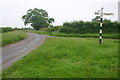 Old signpost down to Cowley Farm only