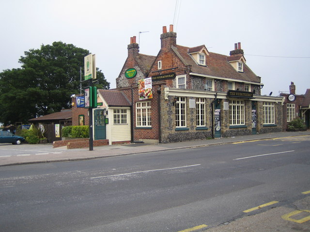 Cliftonville: The Wheatsheaf Public... © Nigel Cox :: Geograph Britain ...