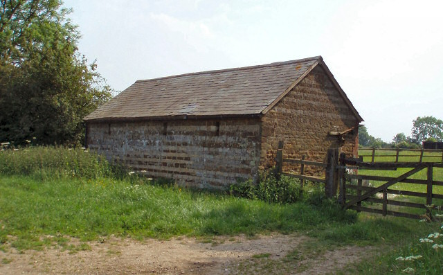 Stable near Woodend Green