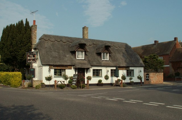 A pretty thatched inn called 'The... © Robert Edwards :: Geograph ...