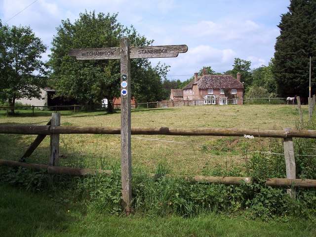 Didlington Farmhouse © Maigheach Gheal Geograph Britain And Ireland