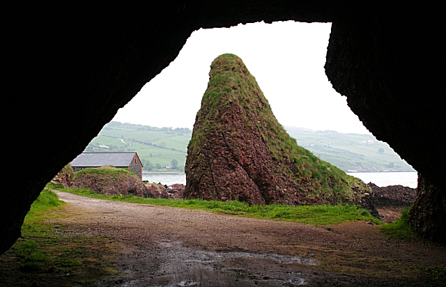 Cushendun Caves © Anne Burgess :: Geograph Ireland