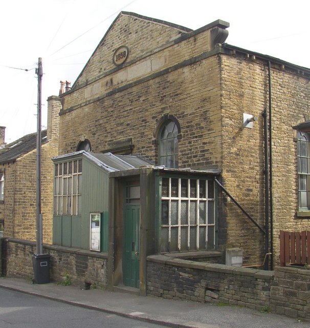 mechanics-hall-longwood-gate-longwood-humphrey-bolton-geograph