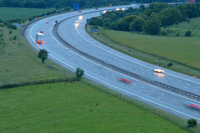 The M40, Lewknor © Andrew Smith :: Geograph Britain And Ireland