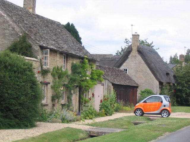 Cottages and Car in Minster Lovell