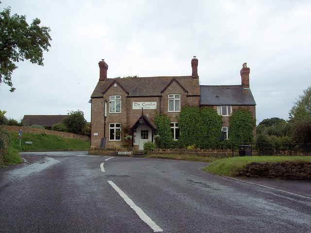 The Camelot, South Cadbury © Maigheach-gheal cc-by-sa/2.0 :: Geograph ...