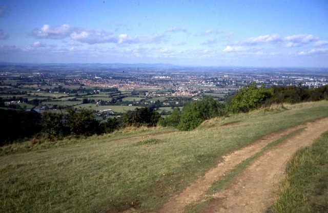 Path on the top of Leckhampton Hill