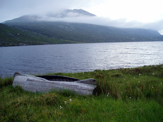 South west side of Lochan Fada, view towards Beinn Tarsuinn