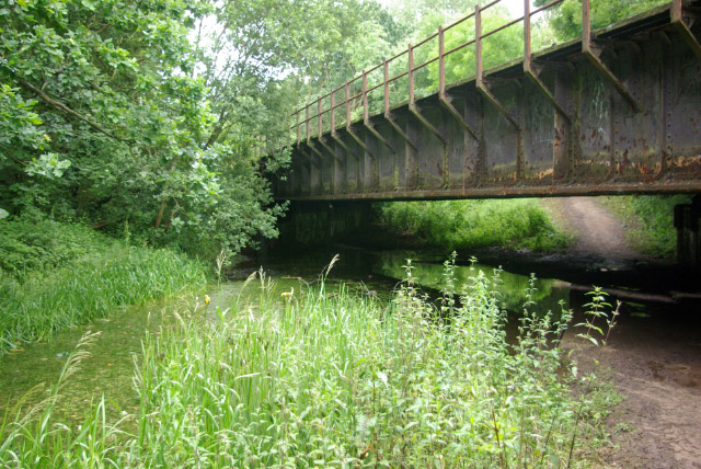 Nottingham Canal, west of Wollaton © Stephen McKay cc-by-sa/2.0 ...