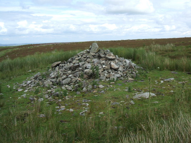 Pile of stones Pennine Way, Ravock © David Brown :: Geograph Britain ...