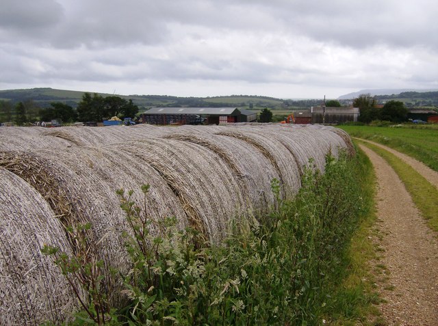Approaching Hill Farm