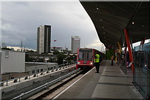TQ3884 : A new platform for the DLR at Stratford by Dr Neil Clifton