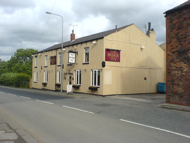 The Bridge Inn on Wigan Road,... © ray blow cc-by-sa/2.0 :: Geograph ...