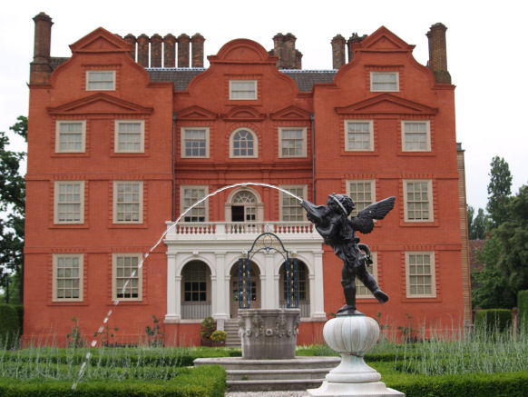 Kew Palace with fountain.