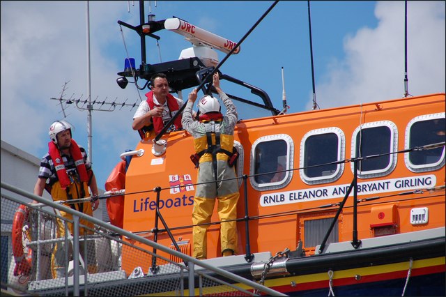 Launching Newcastle lifeboat (2 of 7)