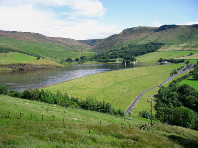 Dovestones Reservoir © Paul Anderson :: Geograph Britain and Ireland