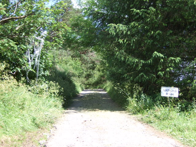 Access to Loch Coull House