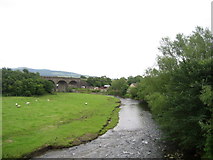 SD9153 : River Aire from Canal Aqueduct by Chris Heaton