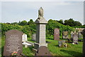 Bedd Myrddin Fardd ym Mynwent Chwilog - The grave of Myrddin Fardd in Chwilog cemetery