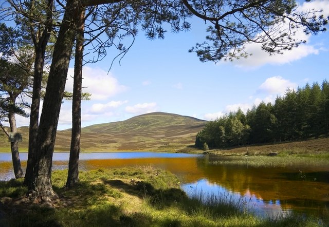 Auchintaple Loch © Graham Lumsden cc-by-sa/2.0 :: Geograph Britain and ...