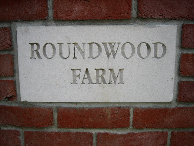 Smart new entrance to Roundwood Farm