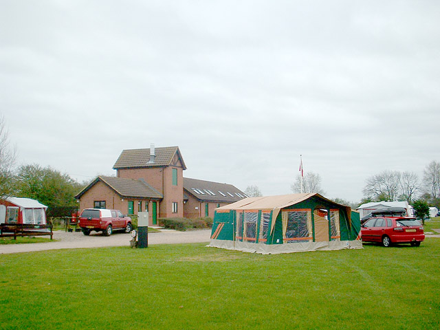 Camping and Caravanning Club site - St Neots