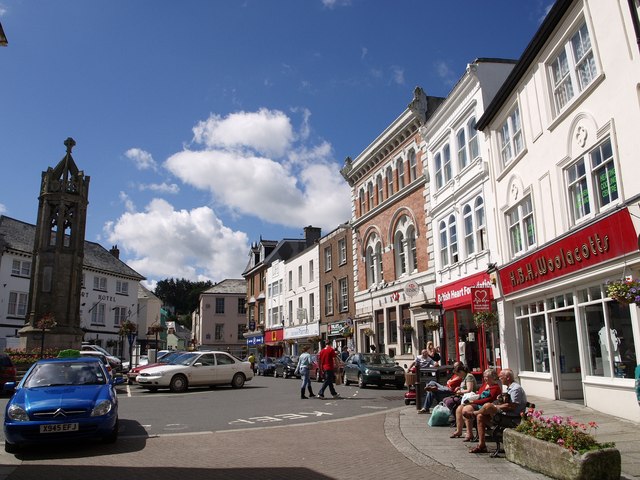 File:By The Square, St Mawes geograph-5218730-by-Derek-Harper.jpg