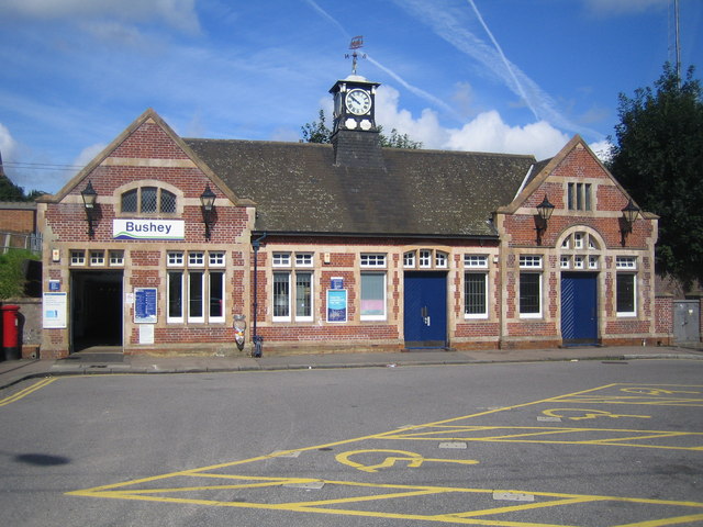 Bushey railway station © Nigel Cox :: Geograph Britain and Ireland